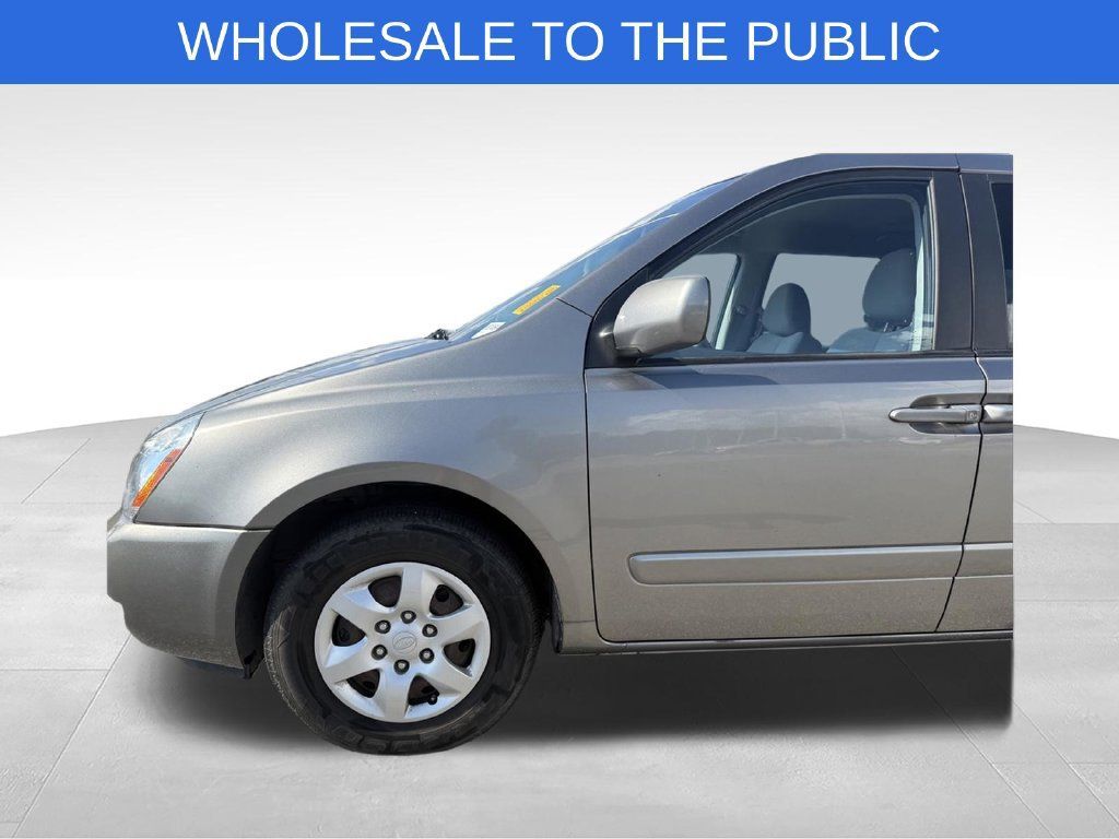 Used 2010 Kia Sedona LX FWD image 21