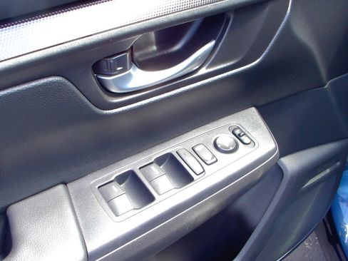 Used 2025 Honda CR-V LX image 12