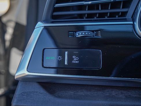 Used 2023 Audi Q8 Prestige w/ Prestige Package image 20