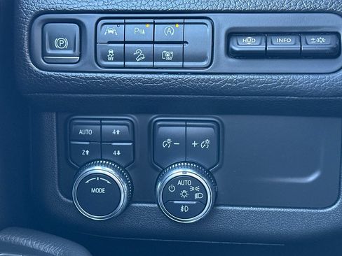Certified 2023 GMC Yukon XL Denali AWD/4WD image 38