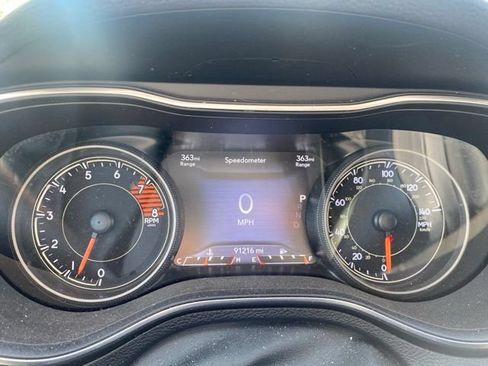 Used 2022 Jeep Cherokee Trailhawk w/ Comfort/Convenience Group AWD/4WD image 14