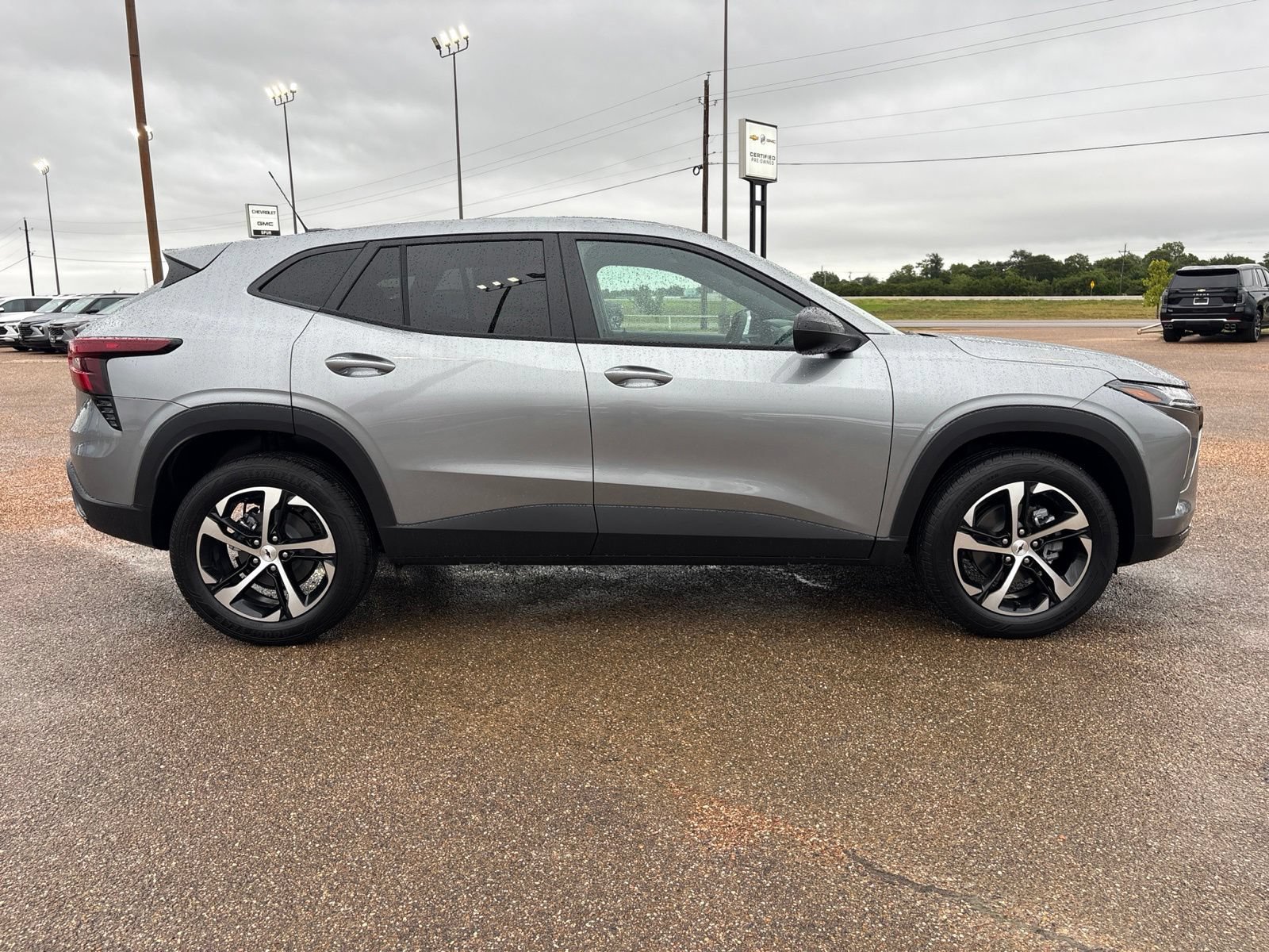 New 2026 Chevrolet Trax RS w/ Sunroof Package FWD image 7