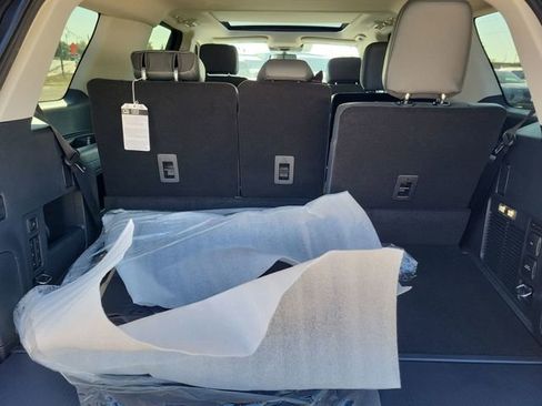 New 2025 Ford Expedition Active image 20