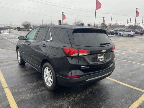 Used 2023 Chevrolet Equinox LT w/ Driver Convenience Package image 3