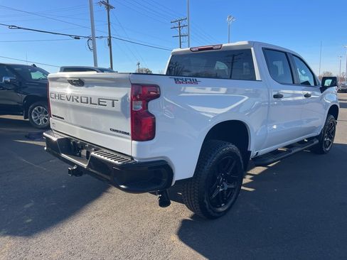 Used 2025 Chevrolet Silverado 1500 Custom Trail Boss w/ Turbomax Blackout Package AWD/4WD image 5