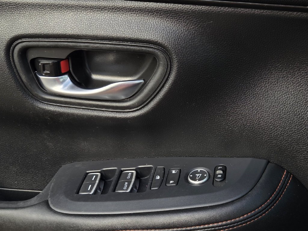 Certified 2025 Honda HR-V Sport image 16