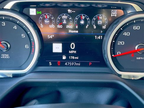 Used 2021 Chevrolet Suburban High Country image 12