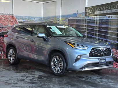 Certified 2022 Toyota Highlander Platinum