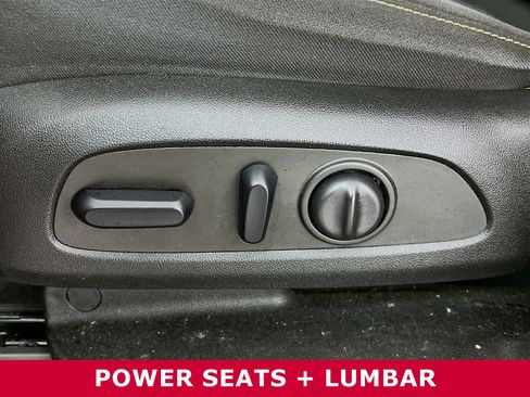 Used 2021 Chevrolet Traverse LT image 4