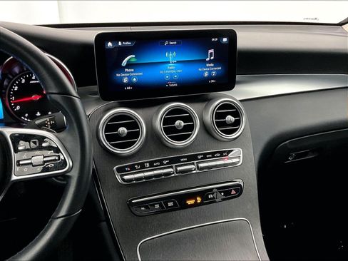 Used 2022 Mercedes-Benz GLC 300 image 5