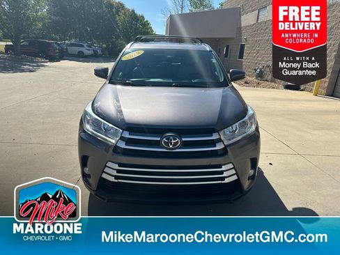 Used 2019 Toyota Highlander XLE AWD/4WD image 1