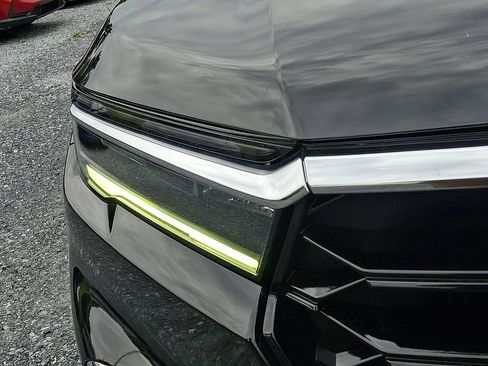 Used 2023 Honda Pilot Touring image 12