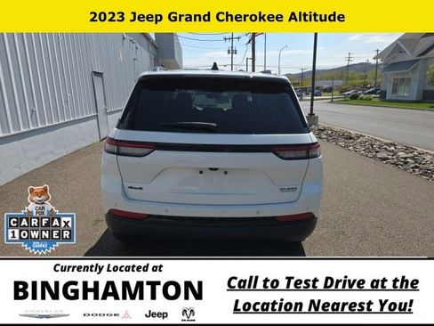 Used 2023 Jeep Grand Cherokee Altitude AWD/4WD image 5