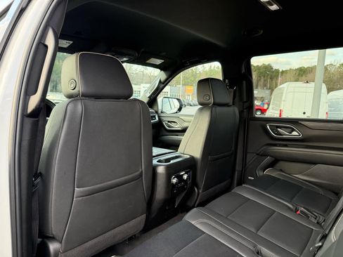 Used 2024 GMC Yukon SLT image 25