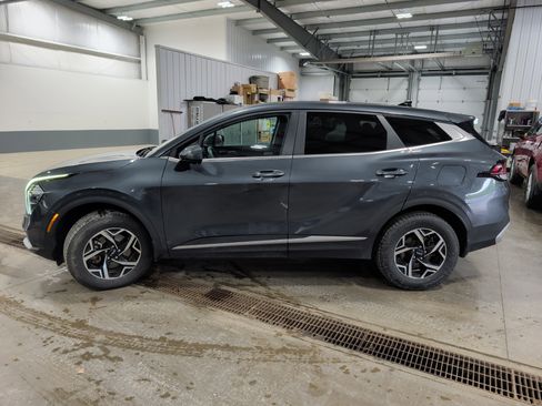 Used 2023 Kia Sportage LX AWD/4WD image 5