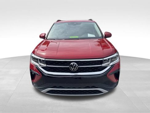 Used 2023 Volkswagen Taos SEL AWD/4WD image 2