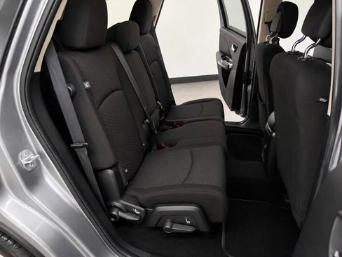 Used 2017 Dodge Journey SE w/ Flexible Seating Group FWD image 46
