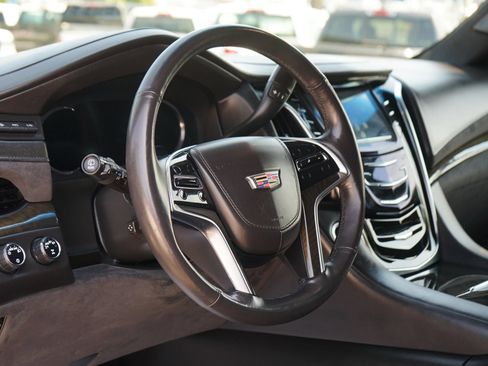 Used 2017 Cadillac Escalade Platinum AWD/4WD image 13