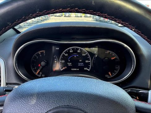 Used 2017 Jeep Grand Cherokee Trailhawk w/ Trailhawk Luxury Group AWD/4WD image 12