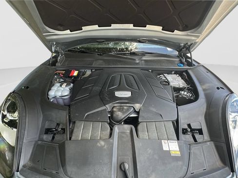 Used 2022 Porsche Cayenne Coupe AWD/4WD image 26