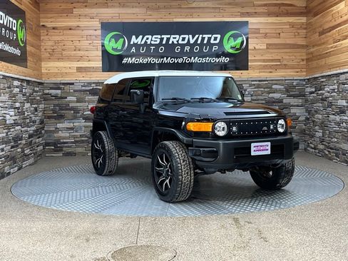 Used 2009 Toyota FJ Cruiser 4WD image 2