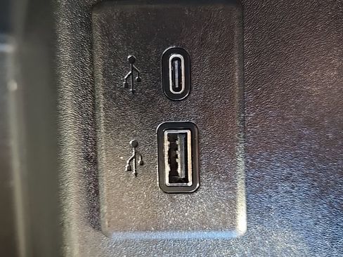 Used 2025 GMC Sierra 1500 Denali Ultimate image 42