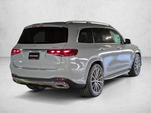 New 2026 Mercedes-Benz GLS 580 4MATIC image 2