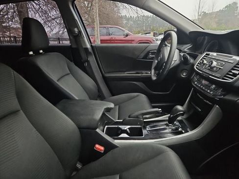 Used 2017 Honda Accord LX image 32