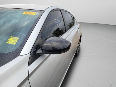 Used 2019 Nissan Altima 2.5 SR w/ SR Premium Package image 16