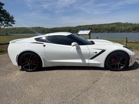 Used 2016 Chevrolet Corvette Stingray Coupe w/ Carbon Flash Badge Package image 26