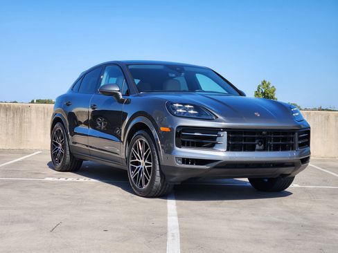 Certified 2025 Porsche Cayenne Coupe image 10