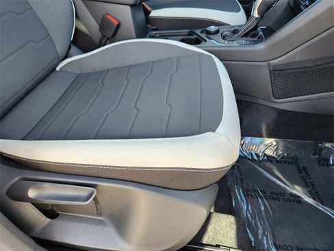 New 2025 Volkswagen Taos SE image 19