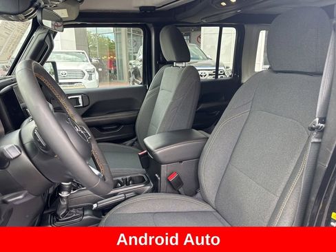 Used 2025 Jeep Wrangler Unlimited Sahara AWD/4WD image 12