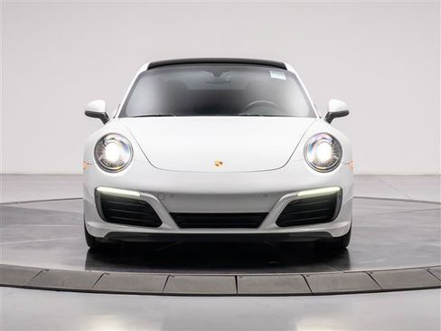 Used 2018 Porsche 911 Carrera RWD image 8