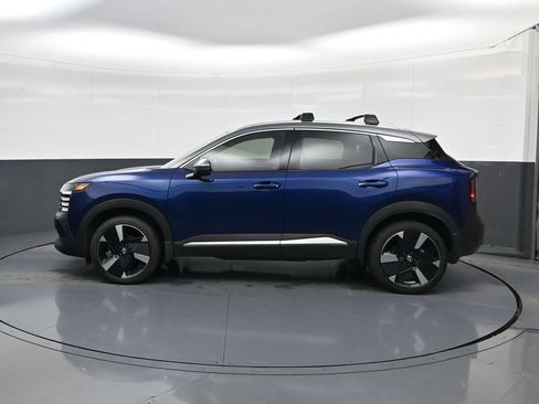 Certified 2025 Nissan Kicks SR FWD image 5