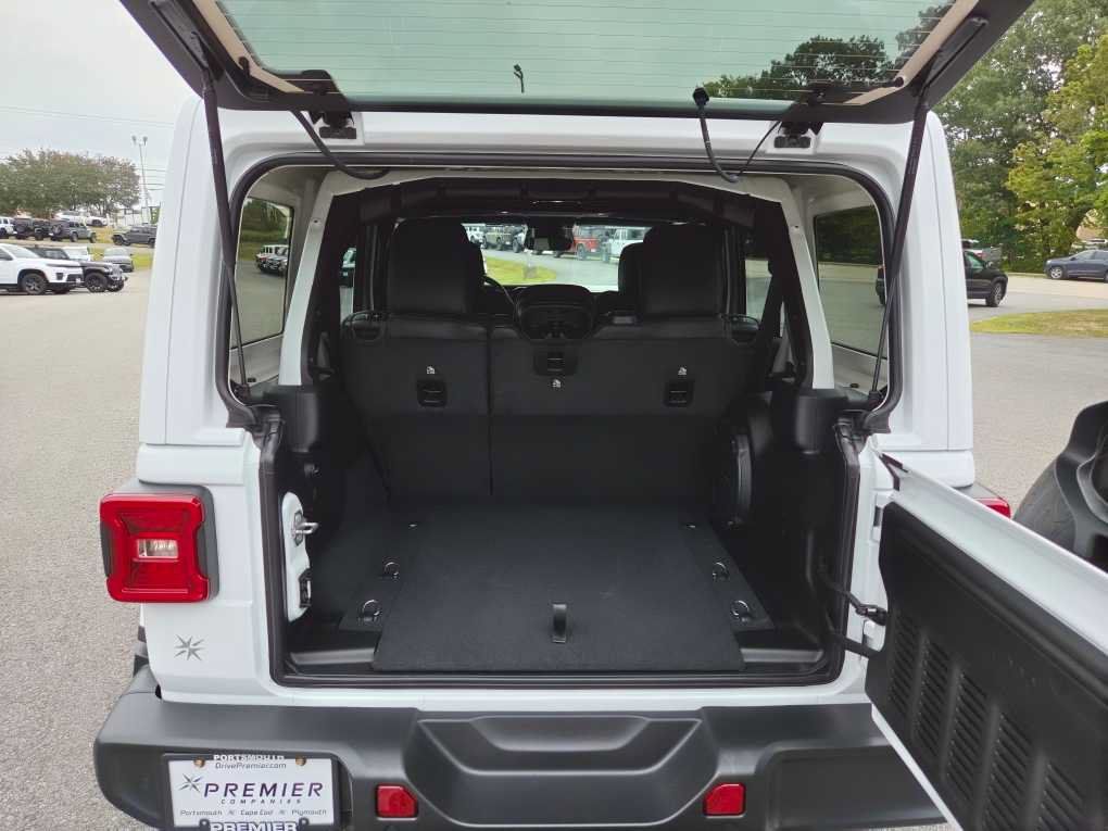 New 2027 Jeep Wrangler Unlimited Sahara AWD/4WD image 10