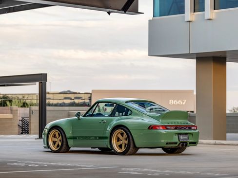 Used 1995 Porsche 911 Coupe image 6