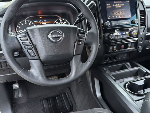 Used 2024 Nissan Titan SV image 15