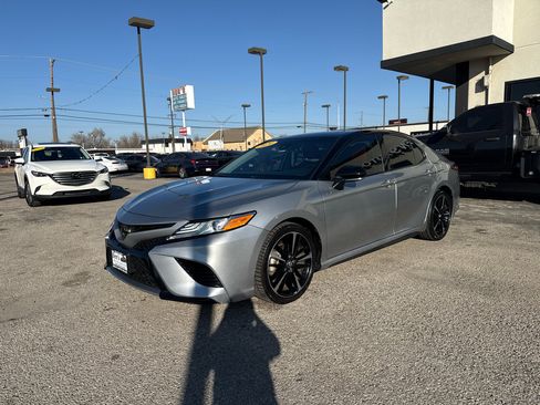 Used 2020 Toyota Camry XSE image 2