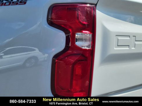 Used 2024 Chevrolet Silverado 1500 LT Trail Boss w/ Convenience Package II image 9