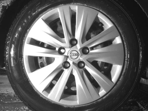 Used 2025 Nissan Sentra S FWD image 15