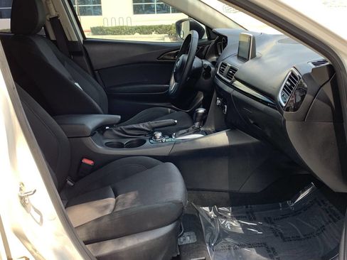 Used 2015 MAZDA MAZDA3 i Touring w/ Technology Package image 29