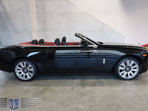 Used 2017 Rolls-Royce Dawn RWD image 14