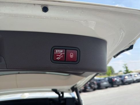 Used 2018 Mercedes-Benz GLS 450 4MATIC image 25