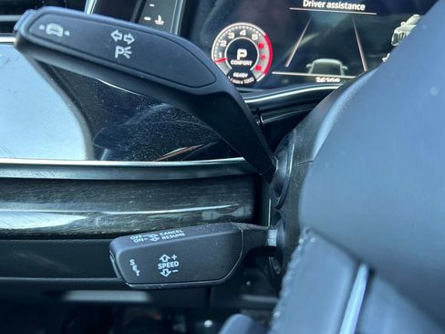 Used 2022 Audi Q7 3.0T Premium image 28