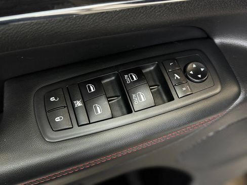 Used 2021 Jeep Grand Cherokee Trailhawk w/ Premium Lighting Group AWD/4WD image 11