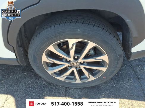 Used 2023 Toyota Corolla Cross XLE FWD image 11