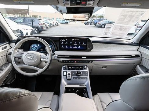Used 2023 Hyundai Palisade Calligraphy image 13