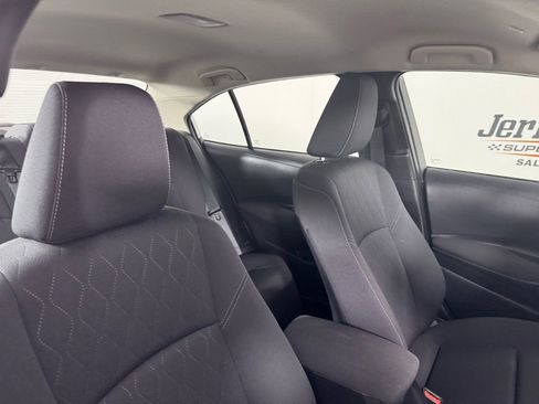 Used 2025 Toyota Corolla LE image 31