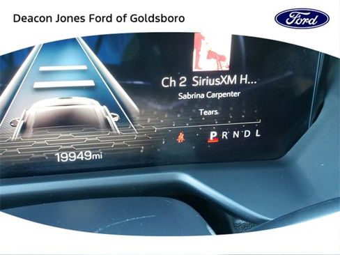 Used 2025 GMC Acadia Elevation image 25